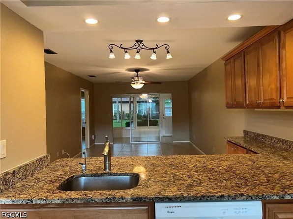 4629 SE 5th Pl APT 14, Cape Coral, FL 33904