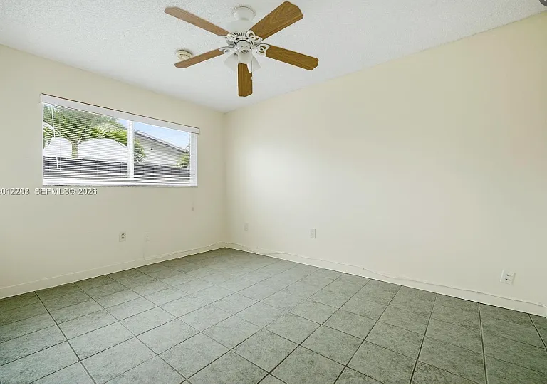 920 NW 92nd Ave — Photo 14