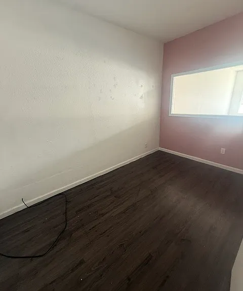 1118 Morgan Ave — Photo 6