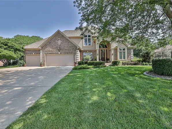 2608 NW Ashurst Ln, Lees Summit, MO 64081