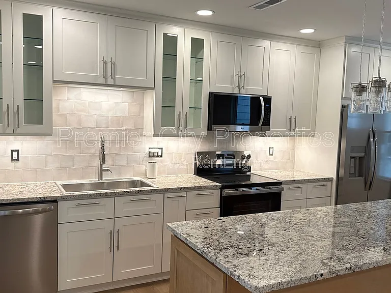 240 McGregor Ave #2 — Photo 3