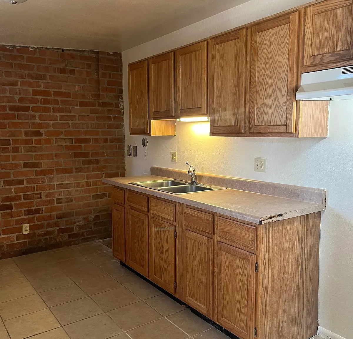 2 bed, 1.0 bath, 900 sqft, $1,015 — Photo 3