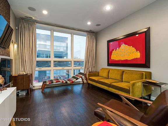 4th image of 1747 W North Ave #2