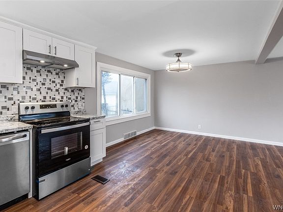 2nd image of 44 Wellington Ave