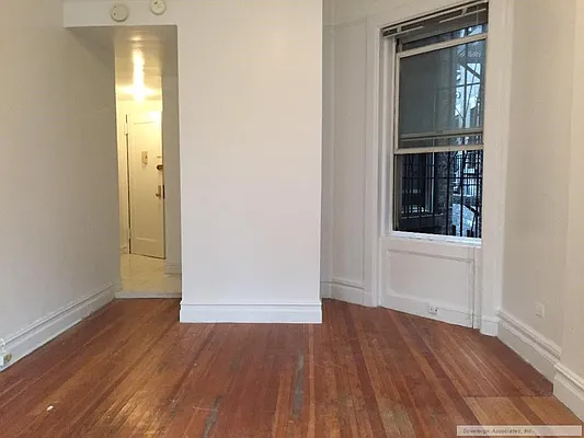 Rented by Sovereign Associates | media 12