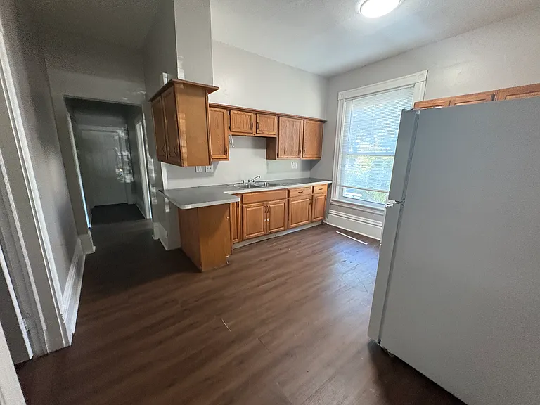 1557 Forrest Ave NE — Photo 2