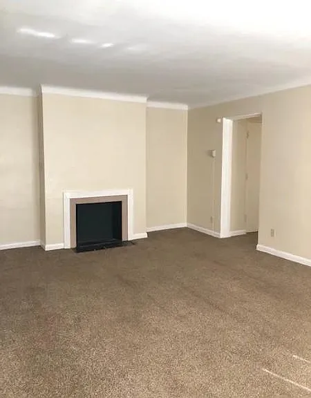 2535 W Bancroft St #8 — Photo 2
