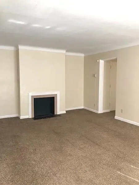 Building Photo - 2535 W Bancroft St #8