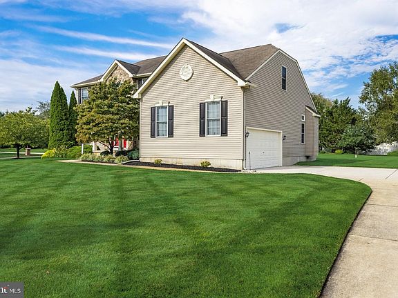 4th image of 400 Mallard Ln