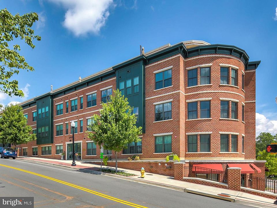 1st image of 2101 N Monroe St APT 217