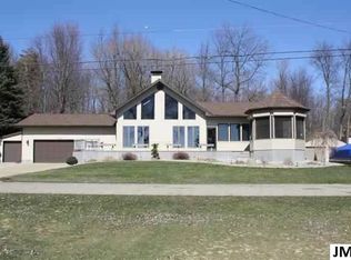 5477 Sandbeach Rd, Jackson, MI 49240