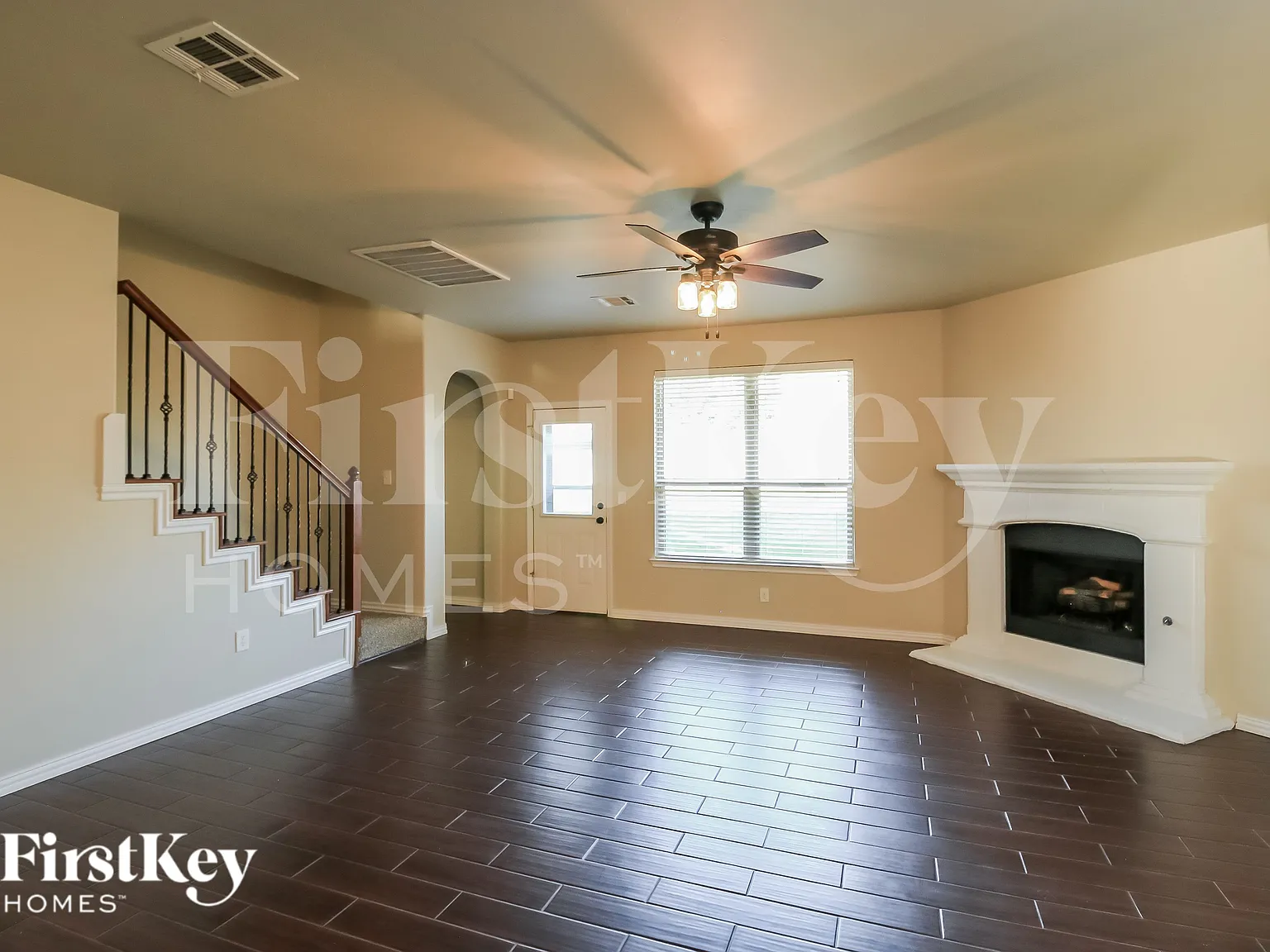 4 bed, 2.5 bath, 2967 sqft, $2,610 — Photo 3
