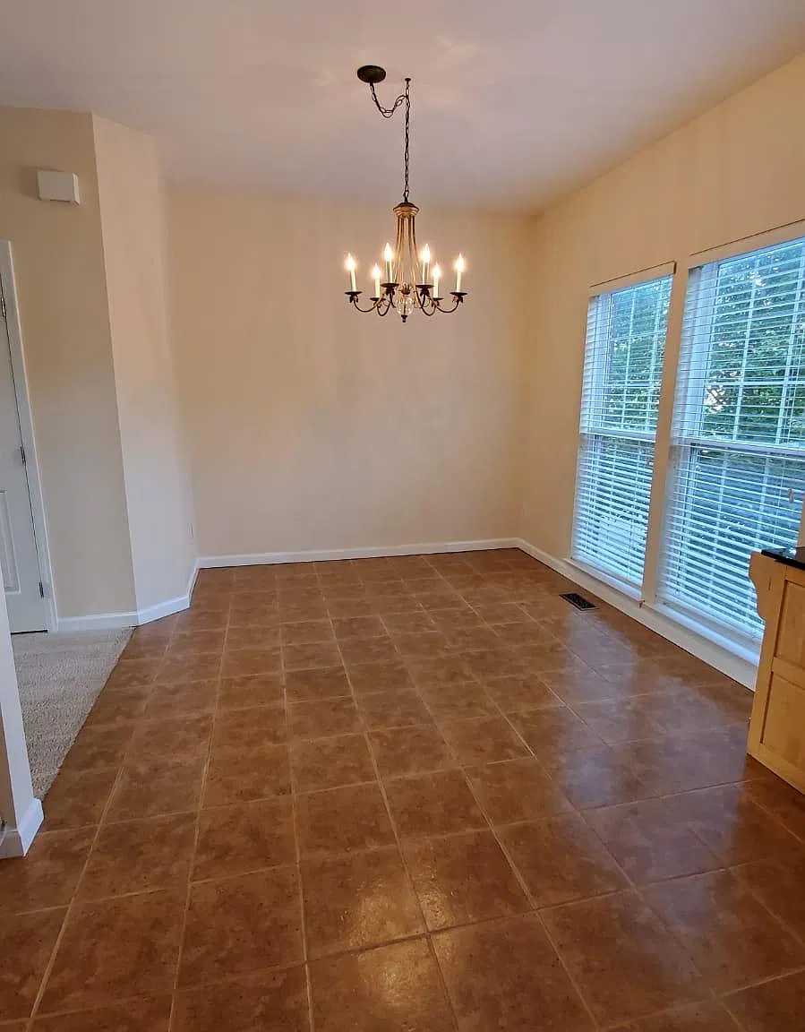 653 Huffine Manor Cir — Photo 2