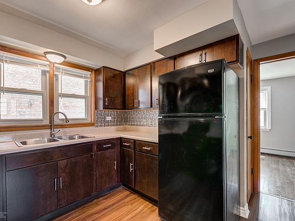 2nd image of 1712 W 87th St #1S