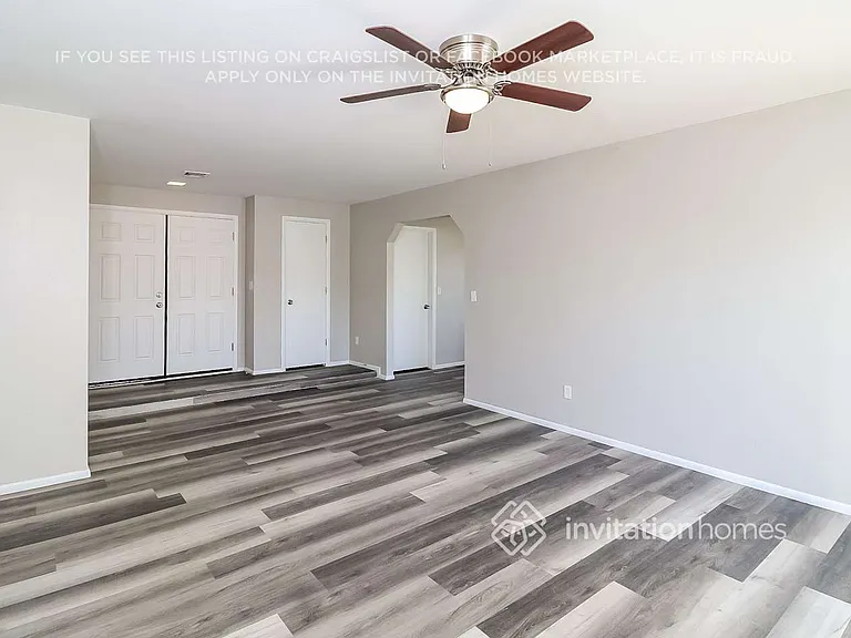 8509 W Golden Ln — Photo 3