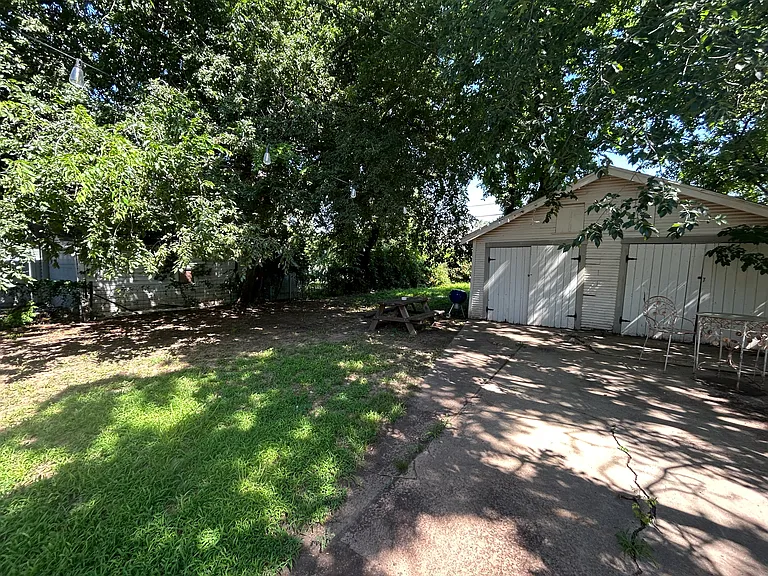 2753 NW 16th St — Photo 8