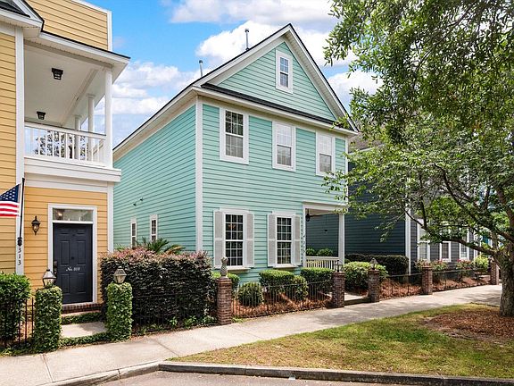 3rd image of 315 White Gables Dr