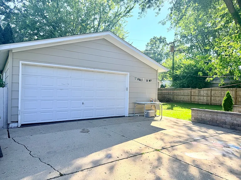 419 Singapore Ln — Photo 3
