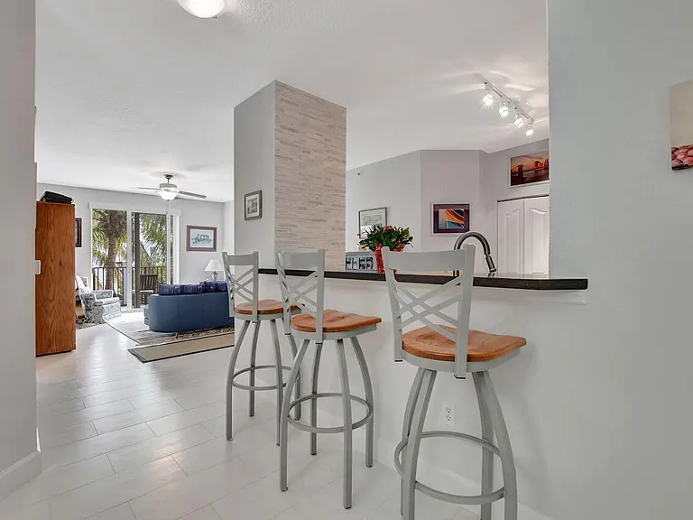 250 NE 3rd Ave #1408 — Photo 8