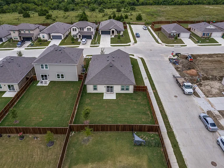 1425 Elliott Rd — Photo 3
