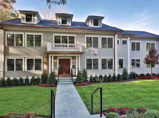 127 Fairway Rd, Brookline, MA 02467