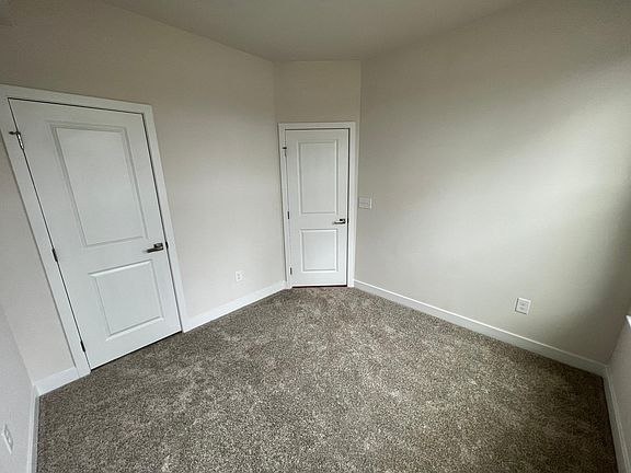 Bedroom 1 (1st Floor)