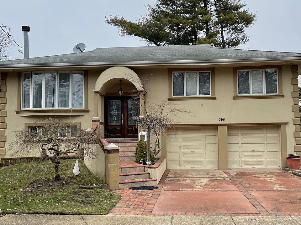 1st image of 560 Leheigh Ln