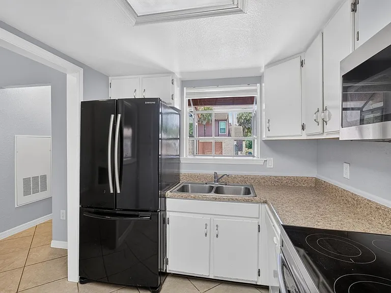 659 Montego Bay Ct — Photo 6
