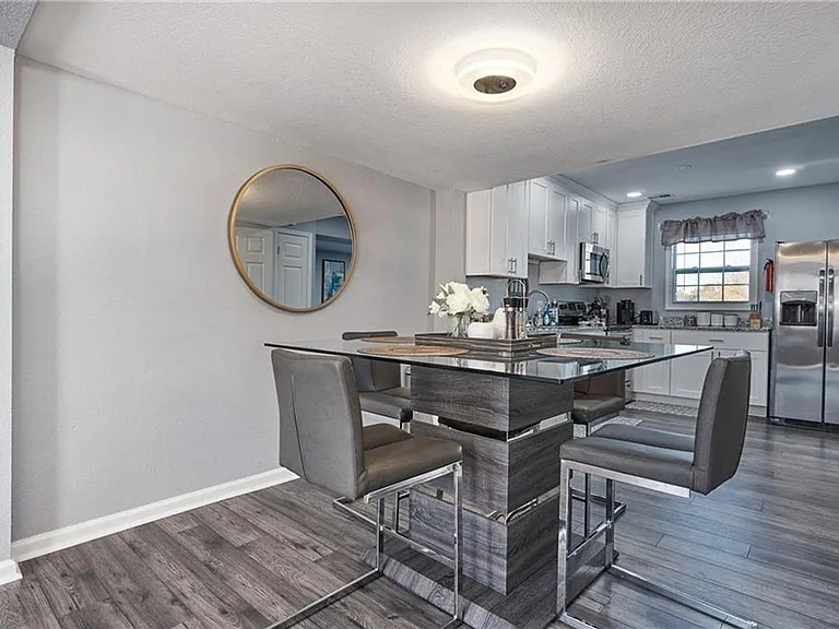5900 Clear Springs Ct — Photo 4