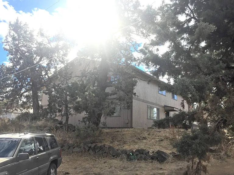 602 Se Wilson Ave three unit building