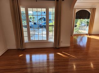 2110 Chestnut Ave, Long Beach, CA 90806