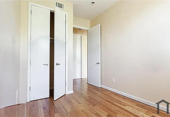 3rd image of 1722 Madison St