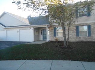 1224 N Red Oak Cir UNIT 4, Round Lake Beach, IL 60073