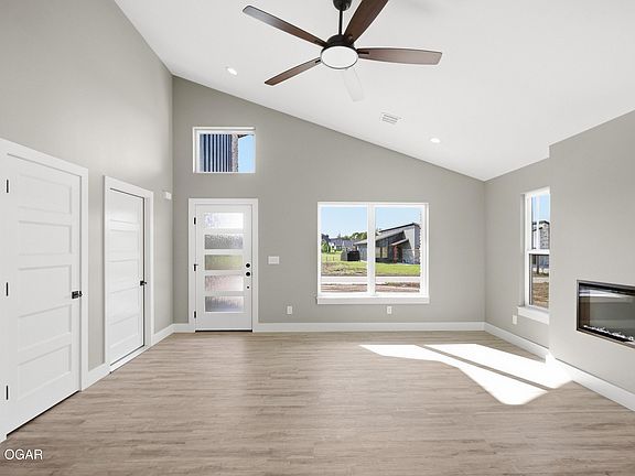 3rd image of 2206 Modern Ave