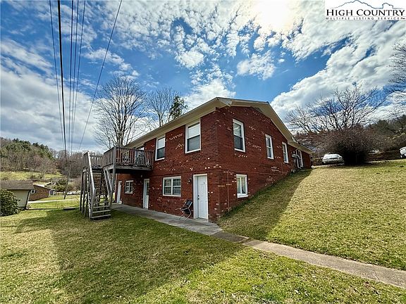 3rd image of 210 Howards Creek Road