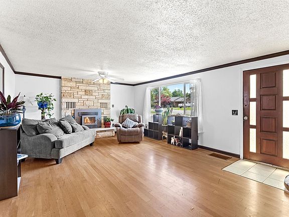3rd image of 1509 Cottonwood Dr