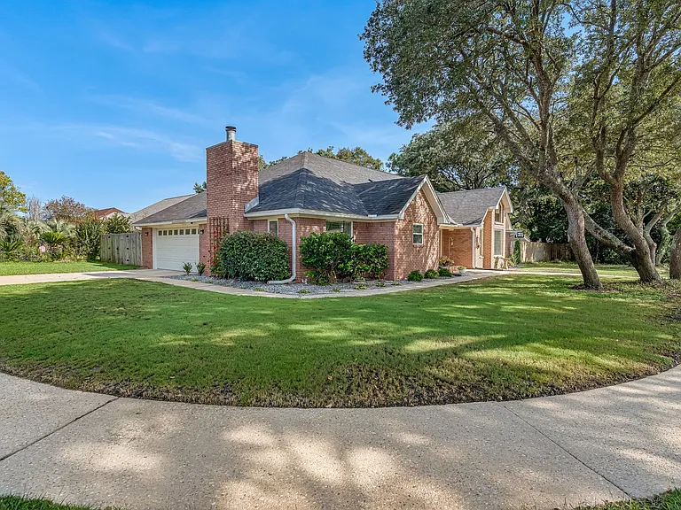 10008 Calle De Palencia — Photo 3