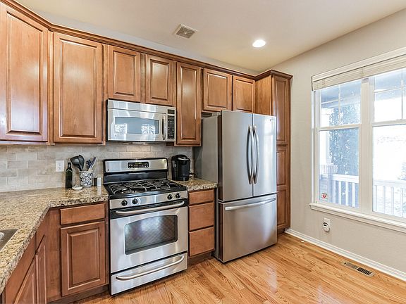 5th image of 2633 Rock Creek Dr