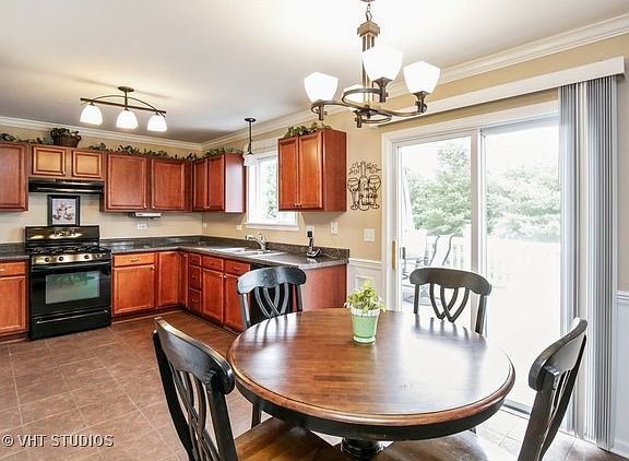 3rd image of 2042 Greenview Dr