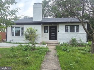 7901 Wildwood Dr, Takoma Park, MD 20912