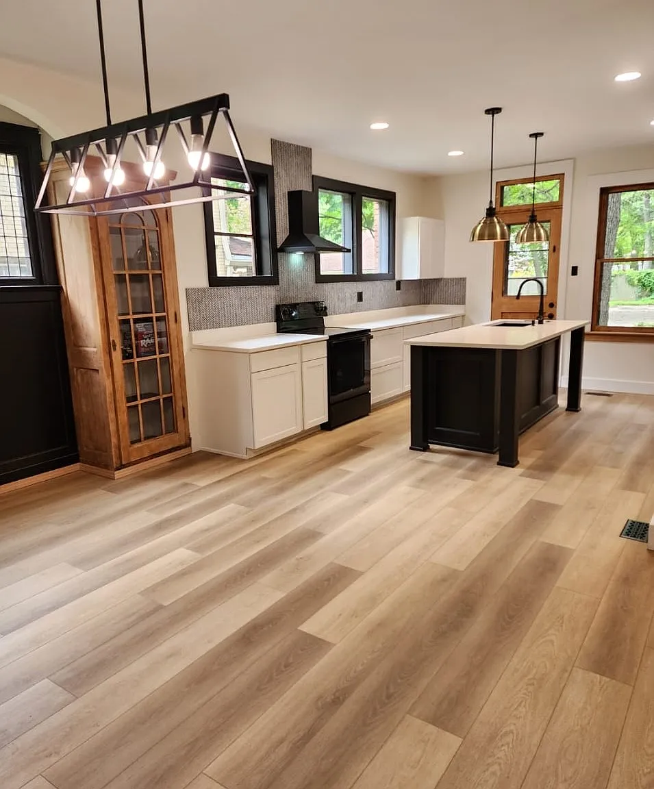 5 bed, 3200 sqft, $4,200 — Photo 1