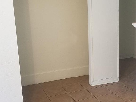 5th image of 915 Tuolumne Blvd APT 5