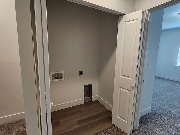859 Duke Ln — Photo 15