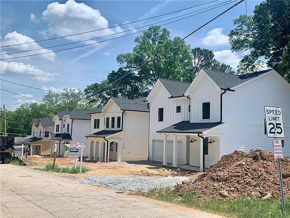 2nd image of 3095 Cedar St