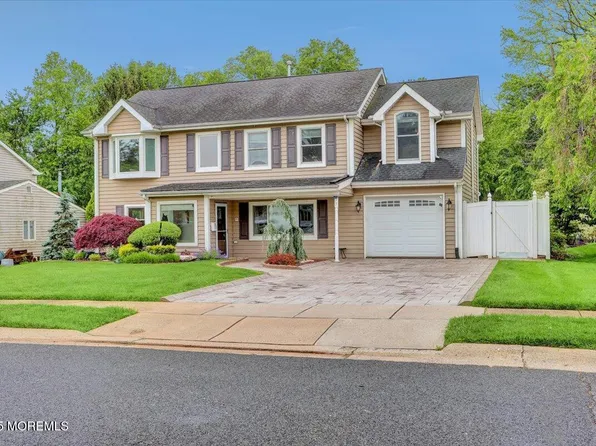 77 Warren Drive, Aberdeen, NJ 07747