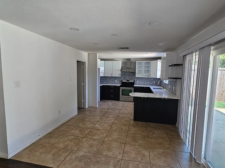 6416 Marvin Gdns — Photo 6