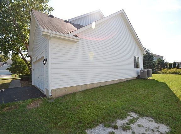 2nd image of 7542 Clarewood Ln