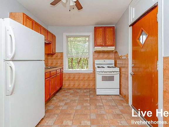 2nd image of 6221 W Wabansia Ave #1