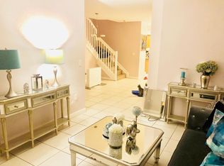 10318 NW 30th Ter, Doral, FL 33172