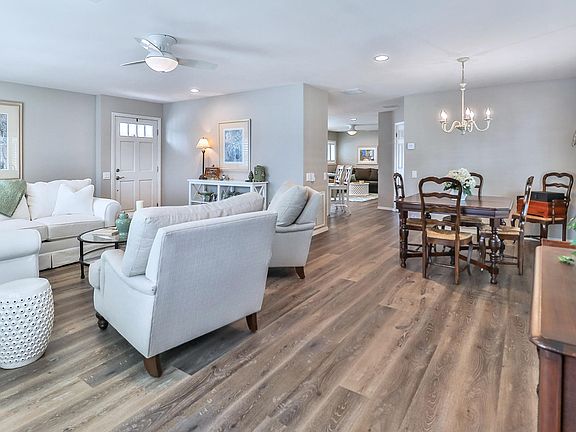 3rd image of 18 Isabel Ave #86